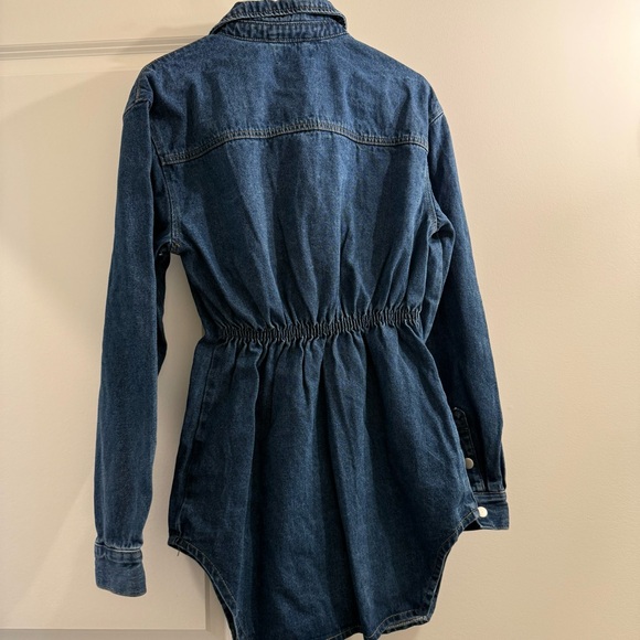 PrettyLittleThing Mid Wash Cinched Waist Long Sleeve Denim Dress - Picture 3 of 4